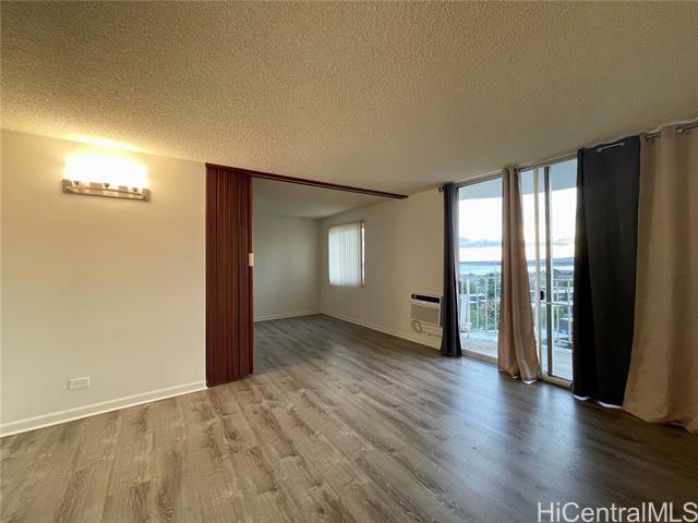 Building Photo - 98-1038-1038 Moanalua Rd