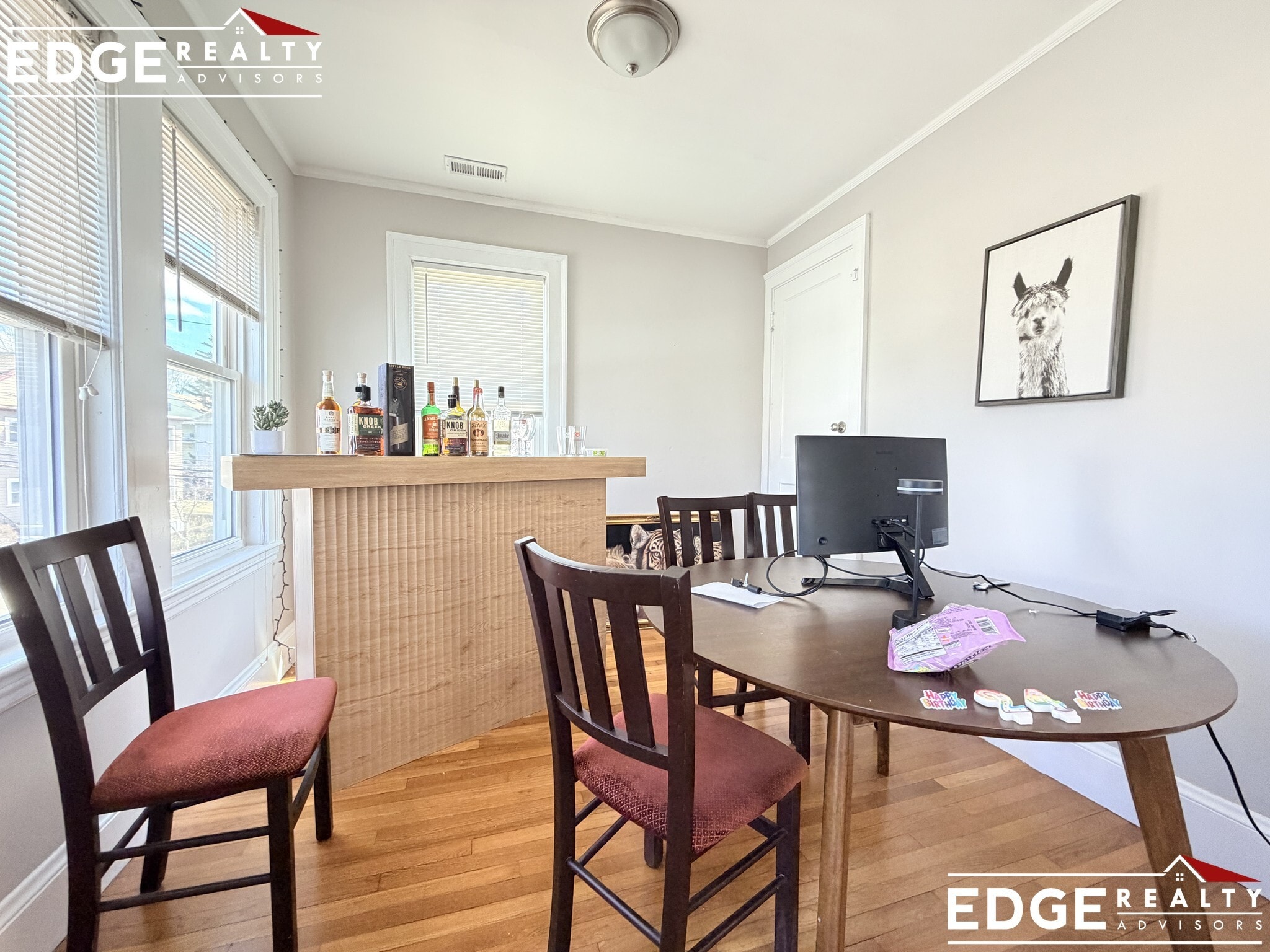 Building Photo - 66 Hunnewell Ave