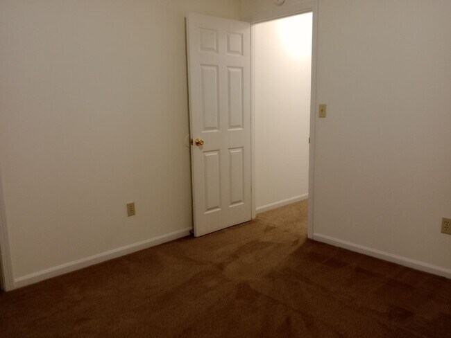 Building Photo - 4414-4416-4416 Cheryl Ct