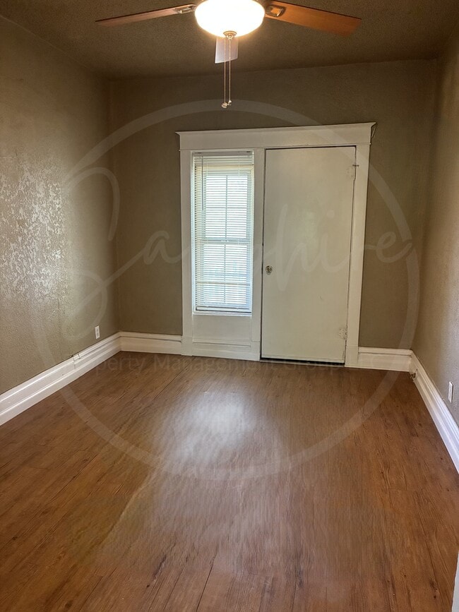 Building Photo - 1115 E 41st St