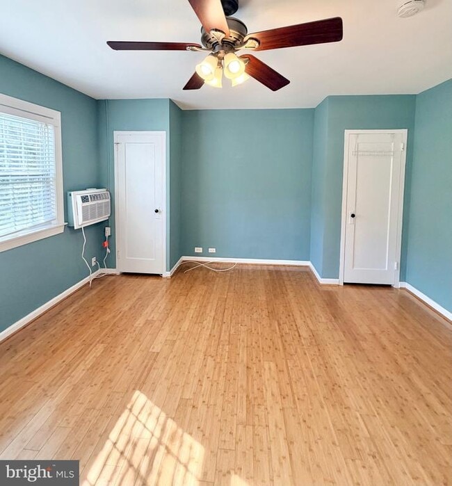 Building Photo - 3359 Martha Custis Dr