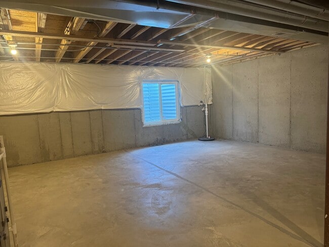Building Photo - 2068 Canyon Creek Ct