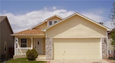 Building Photo - 4 Bedroom Rancher in Sundown w/ NEW CARPET!!