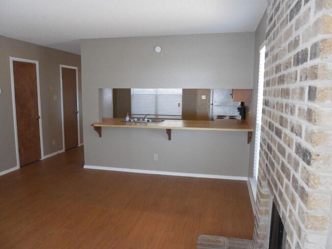Building Photo - AUS8108 Dunn