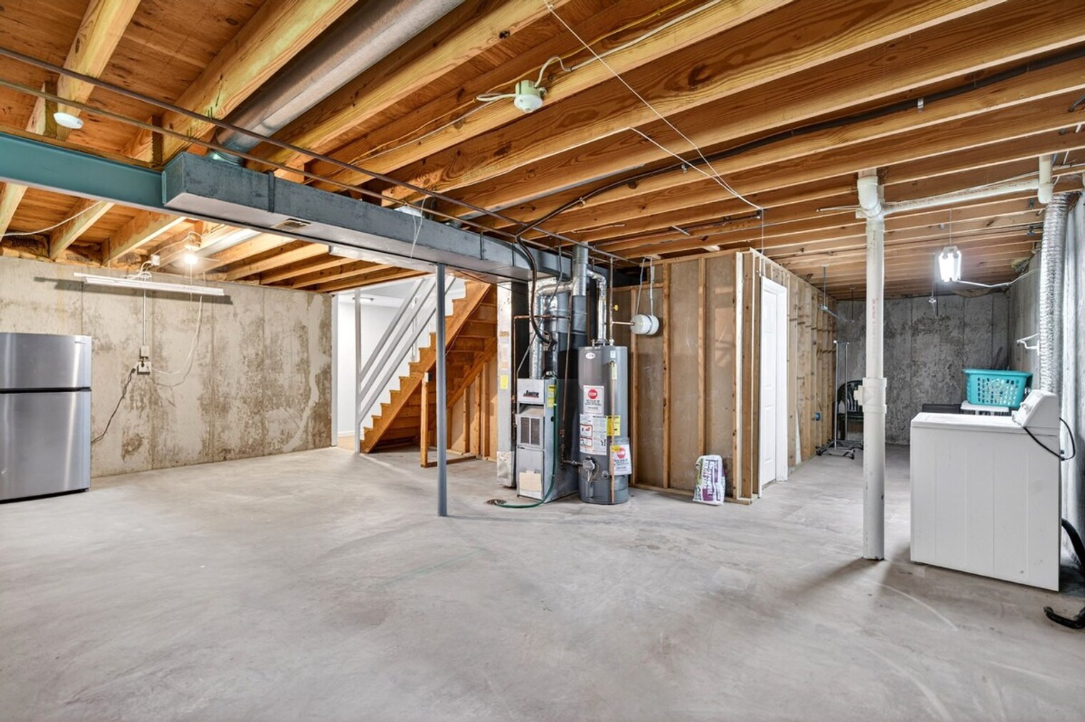 Building Photo - 2126 Hungerford Dr