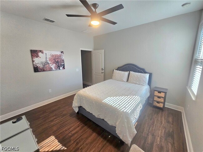 Building Photo - 1919 SW 26th Terrace