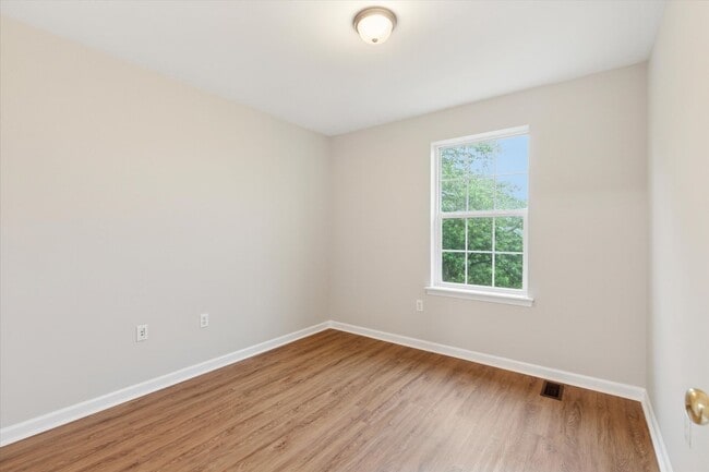 Building Photo - 3B/4B Townhome in Phoenixville!