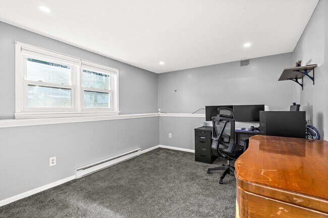Building Photo - 74 Derryfield Rd
