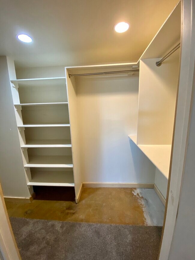 Building Photo - 859 E 2730 N