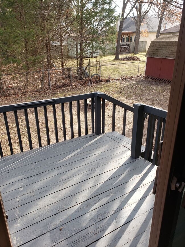 Building Photo - Great South East Location....E. Sunshine & Oak Grove Area