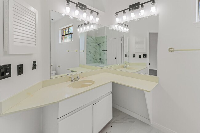 Building Photo - 8888 Benning Dr