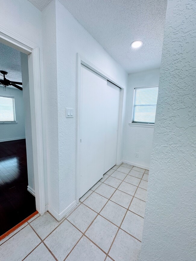 Building Photo - 139 Clairemont Rd