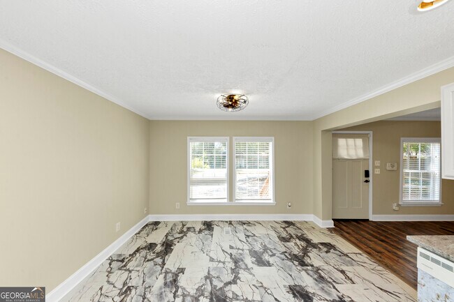 Building Photo - 1810 Evans Dr SW