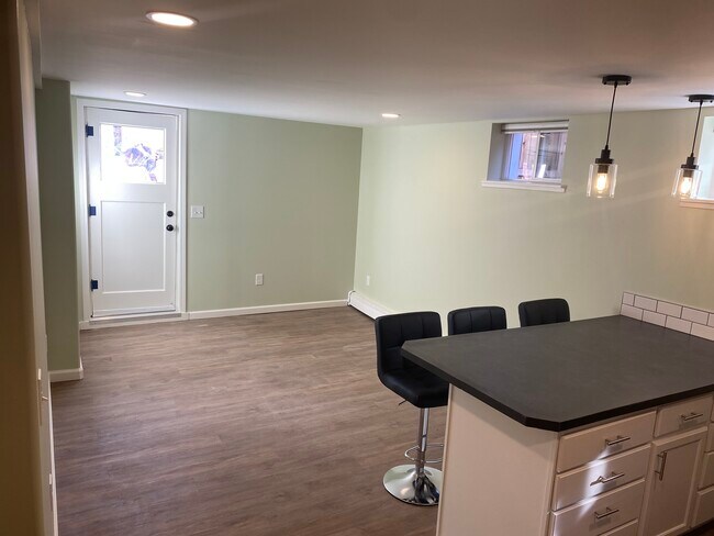 Building Photo - 1206 Cosgriff Ct