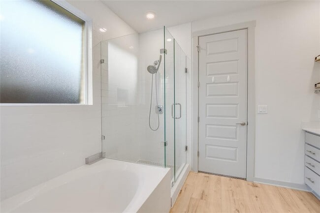Building Photo - 2244 Alamar walk