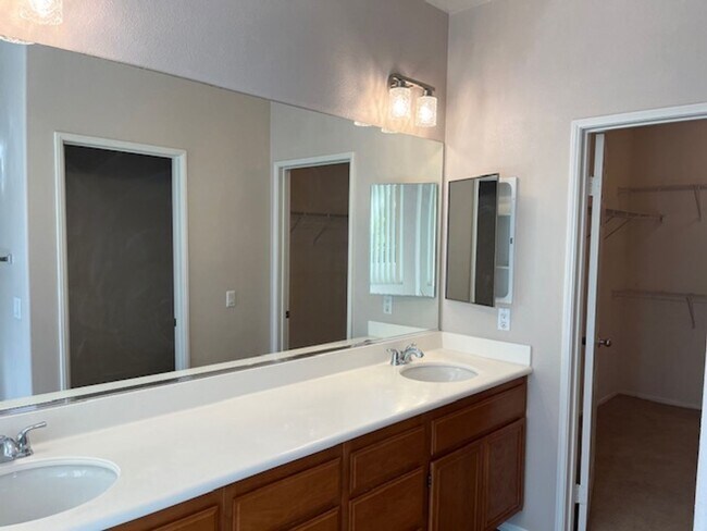Building Photo - Single Story in French Valley 3 Bed/2 Bath