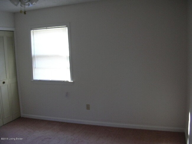 Building Photo - 304 S Evergreen Rd