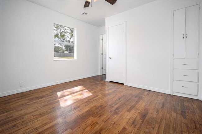 Building Photo - 119 S Harrison Ave
