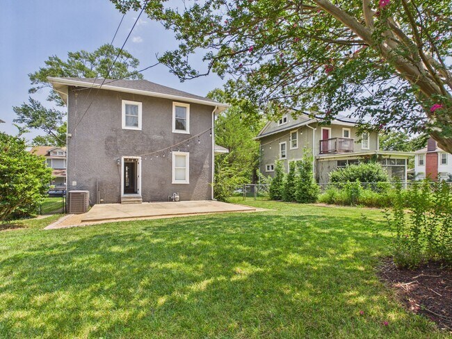 Building Photo - 3302 Garland Ave