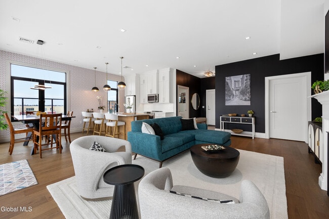 Building Photo - 78 Church St