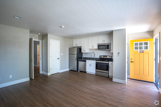 1BR, 1 BA 540SF - Kitchen - Access @ Rohnert Park