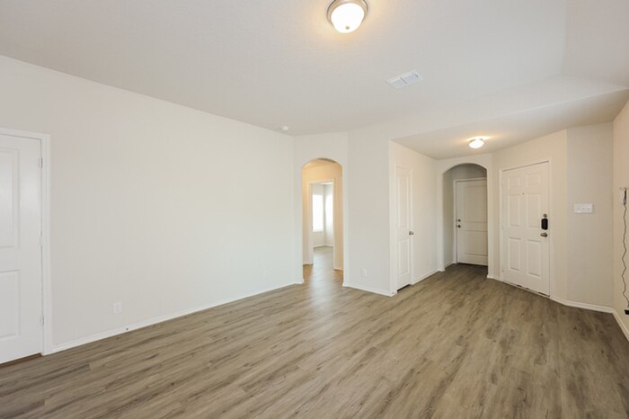 Building Photo - 9326 Somers Bend