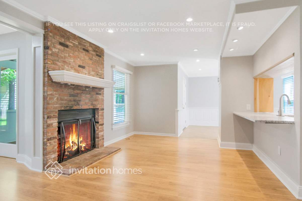 Building Photo - 7413 Laketree Dr