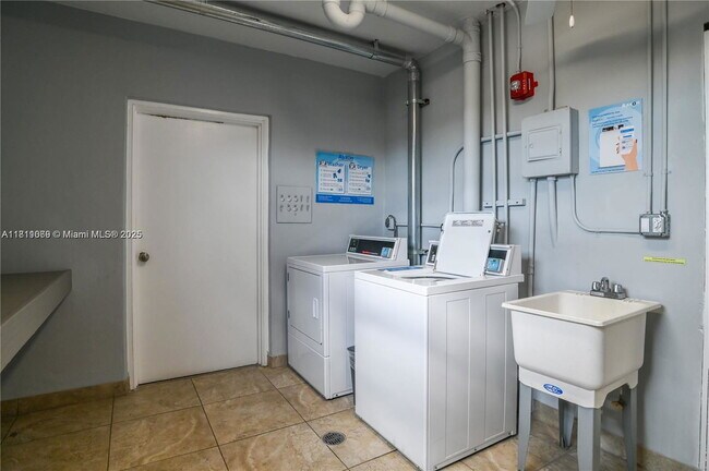 Building Photo - 1425 Atlantic Shores Blvd
