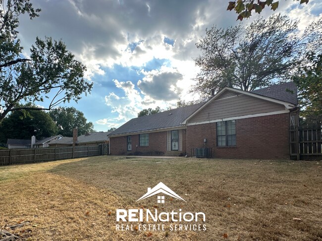 Building Photo - CORDOVA COVE CHARMER! 3BR/2BA | High Ceilings & Brick Fireplace | 2-Car Garage!