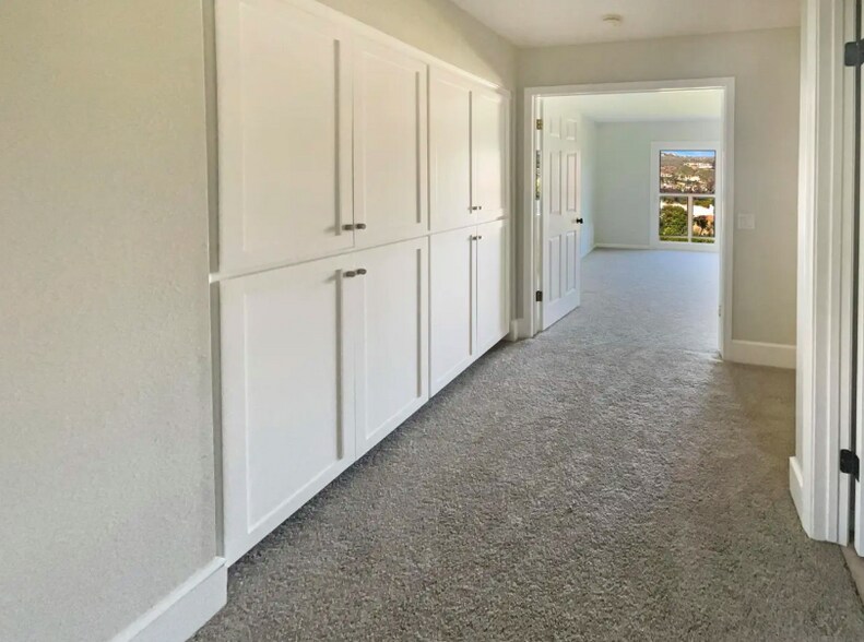 Building Photo - 2644 La Costa Ave