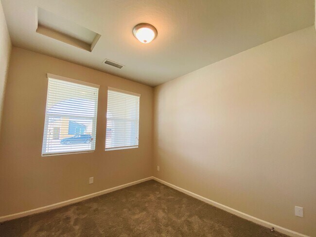 Building Photo - COMING SOON! $2,750 Ashlan & Highland, 4 B...