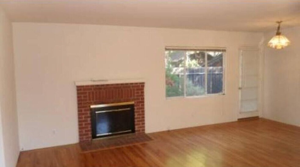 Building Photo - 2115 Harvard St