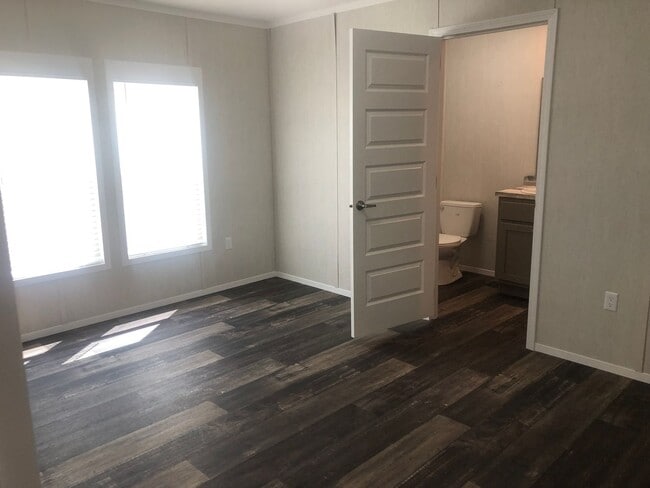 Building Photo - BRAND NEW-3 Bedroom / 2 Bath