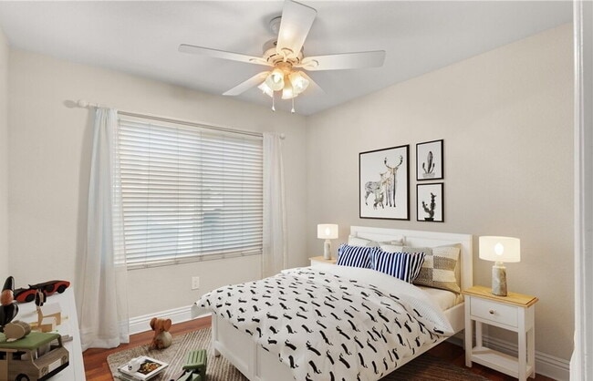 Building Photo - Sophisticated Space Designed for Comfort
