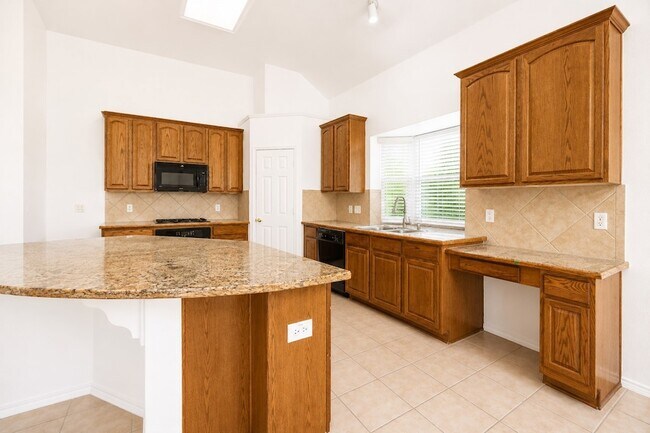 Building Photo - 10057 Wyndbrook Dr