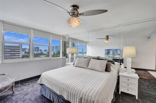Building Photo - 2030 S Ocean Dr