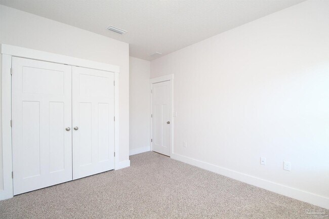 Building Photo - 10988 Coues Dr
