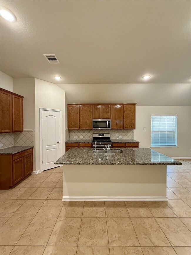 Building Photo - 3834 W Vicksburg Estates Dr