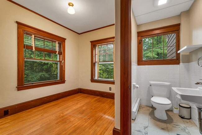 Building Photo - 44 Neighbors Row