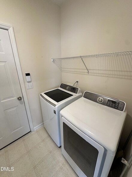 Building Photo - 2241 Spruce Shadows Ln