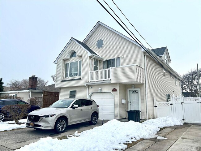 Building Photo - 259 Lincoln Blvd