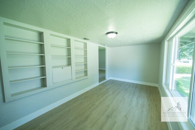 Building Photo - Charming Home near Old Figarden Area!