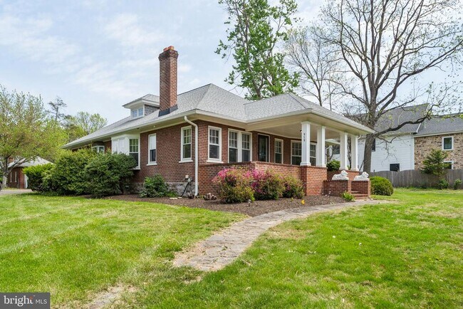 Building Photo - 919 Skippack Pike