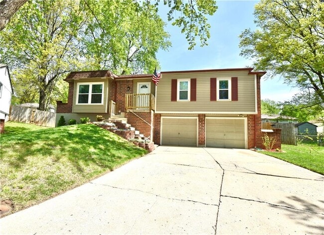 Building Photo - 1013 NW Berkshire Dr