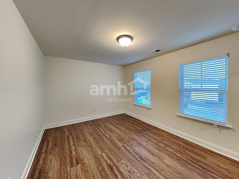 Building Photo - 8115 Brookbend Dr