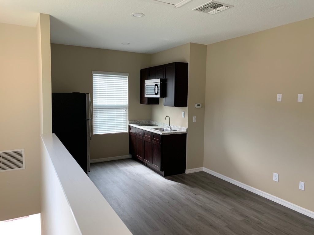 Building Photo - 8907 Frodsham Way