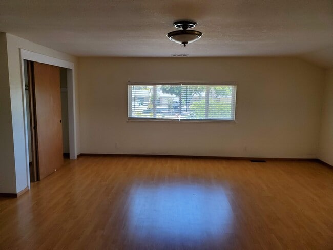 Building Photo - 4769 Mowry Ave