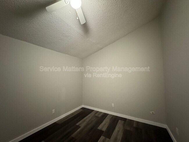 Building Photo - 485 N Fairfield Dr