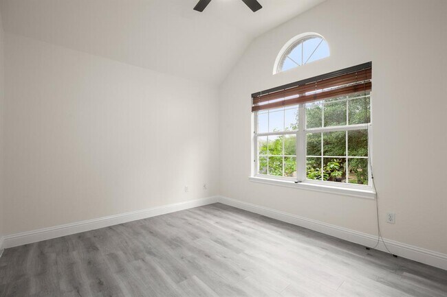 Building Photo - 2030 Kimbrook Dr