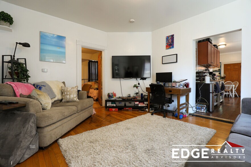 Building Photo - 16 Greylock Rd